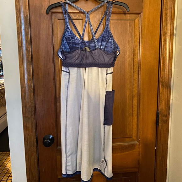 The North Face- active dress with built in bra - Picture 6 of 11